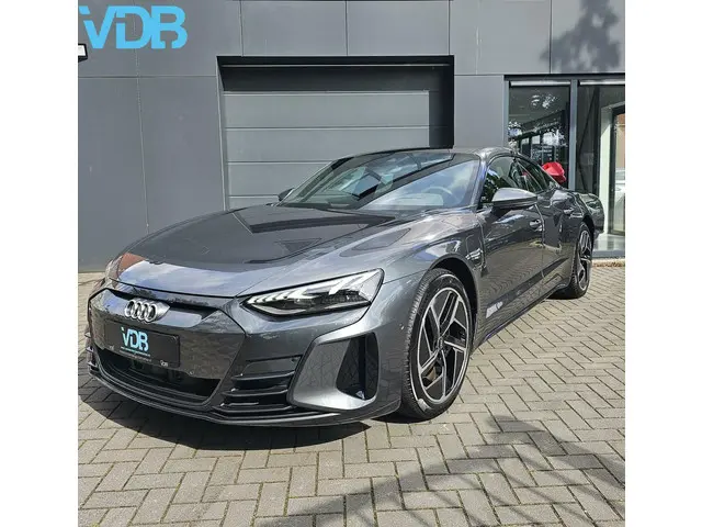 Audi e-tron GT 3
