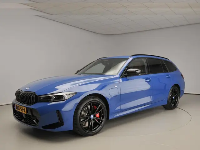 BMW 3 Serie Touring 330e 2024 Hybride Benzine 42