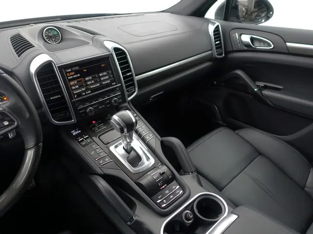 Porsche Cayenne 3.0 S E-Hybrid 2015 Hybride Benzine 9