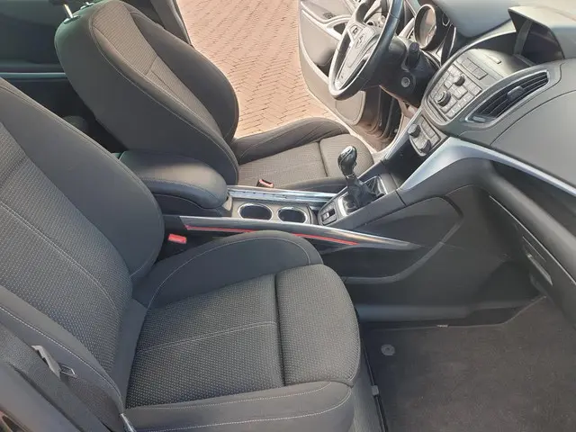 Opel Zafira Tourer 1.4 Design Edition 2013 Benzine 10