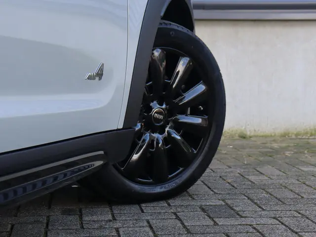 MINI Countryman Cooper S E ALL4 2021 Hybride Benzine 6