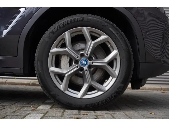 BMW X3 xDrive30e 2022 Hybride Benzine 6
