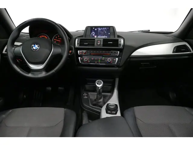 BMW 2 Serie Cabrio 218i Essential 2015 Benzine 23