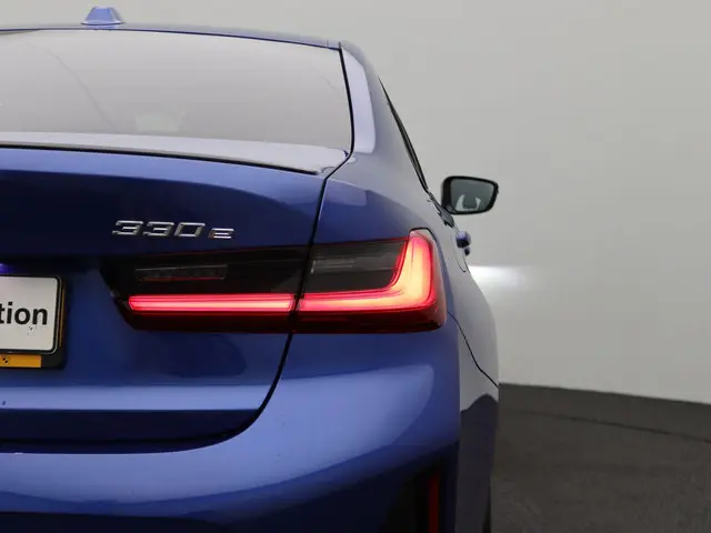 BMW 3 Serie Sedan 330e 2025 Hybride Benzine 18