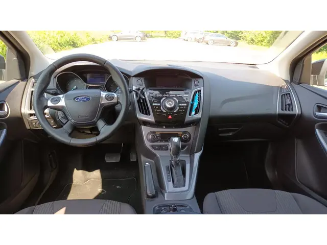Ford Focus Wagon 1.6 Titanium Automaat 2013 Benzine 12