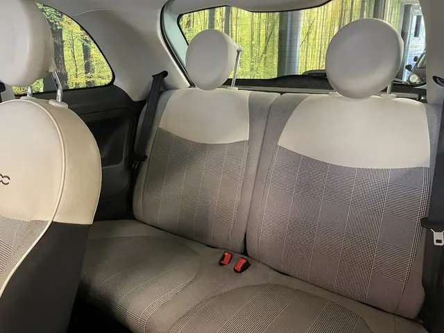 Fiat 500 1.2 Lounge 2015 Benzine 28
