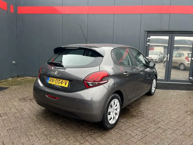 Peugeot 208 1.2 PureTech Blue Lion 2018 Benzine 8