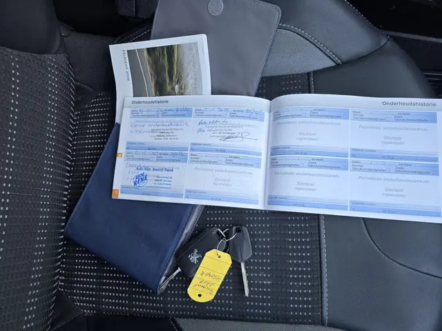 Peugeot 2008 1.2 PureTech Allure Pano, Navi 2016 Benzine 10