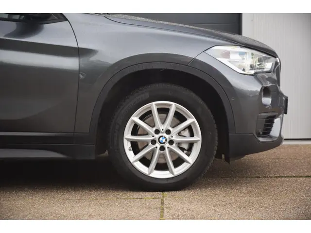 BMW X1 SDrive18i Executive 2018 Benzine 22