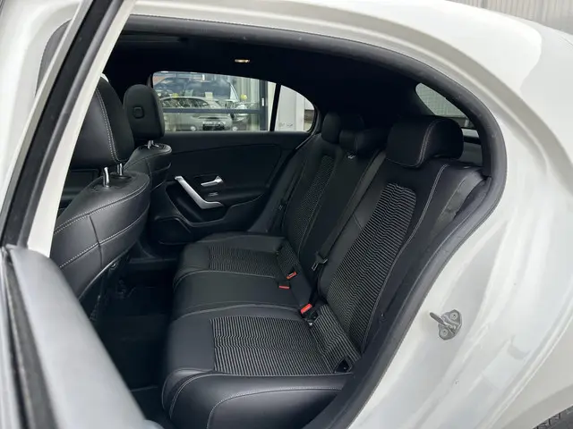 Mercedes-Benz A-Klasse 220 Advantage 2018 Benzine 39