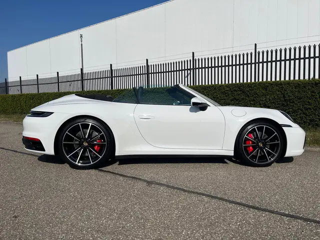 Porsche 911 Cabrio 3.0 Carrera 4 S 2019 Benzine 4