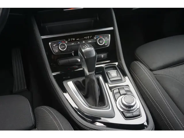 BMW 2 Serie Active Tourer 218i Sport 2015 Benzine