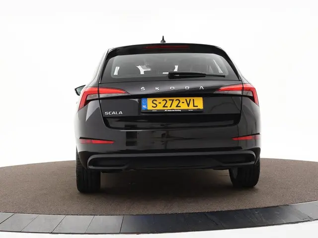 Škoda Scala 1.0 TSI 110pk Ambition 2023 Benzine 22