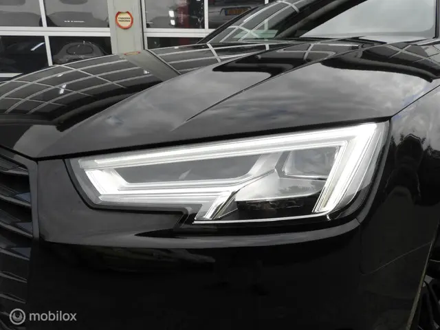 Audi A4 Avant 1.4 TFSI S-Line , Black Edition 2018 Benzine 3