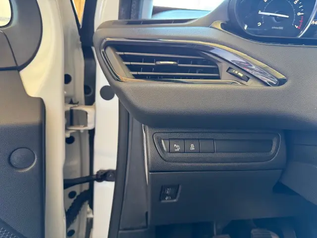 Peugeot 208 1.2 VTi Active 2012 Benzine 10