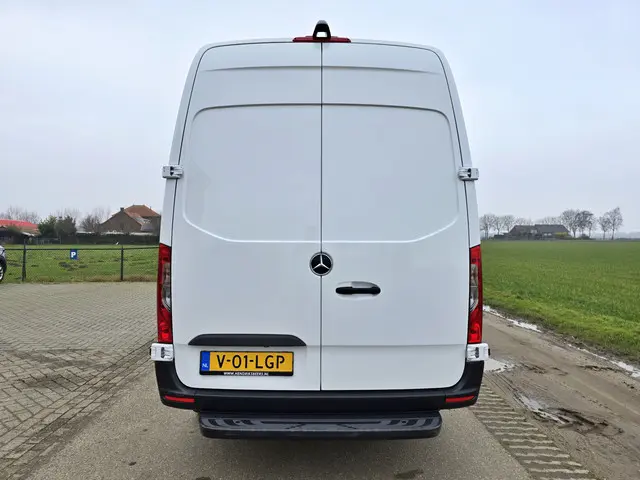 Mercedes-Benz Sprinter 317 1.9 CDI L2 H2 RWD 2022 Diesel 4