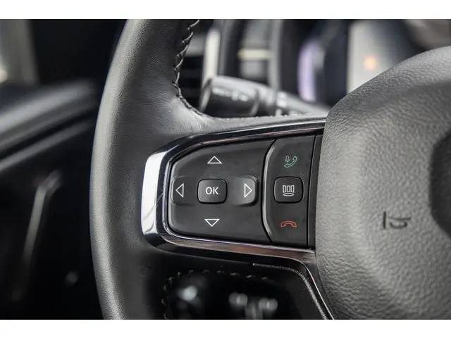 Dodge Ram 1500 5.7 V8 4x4 Crew Cab Limited 2024 Benzine 37