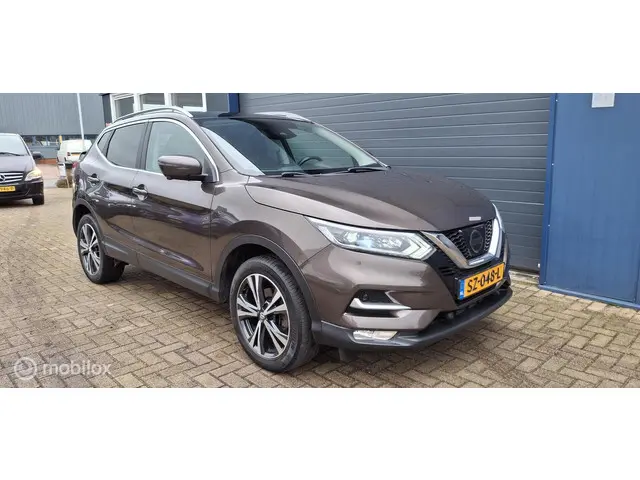 Nissan QASHQAI 1.2 ,Pano,stoelverw,trekhaak 2017 Benzine 6