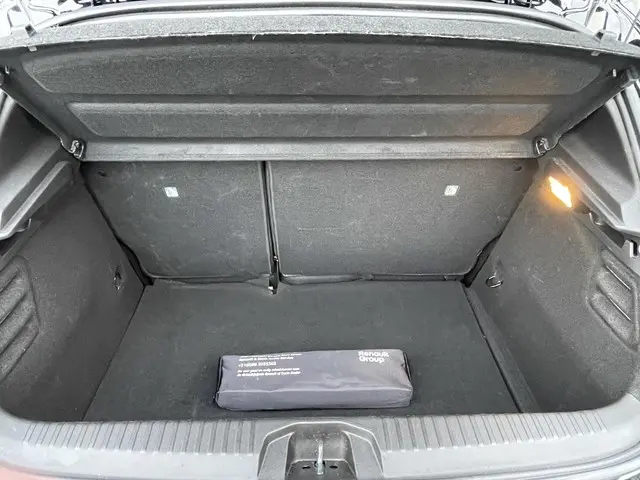 Renault Clio 1.0 TCe 90 GPF Techno 2024 Benzine 9