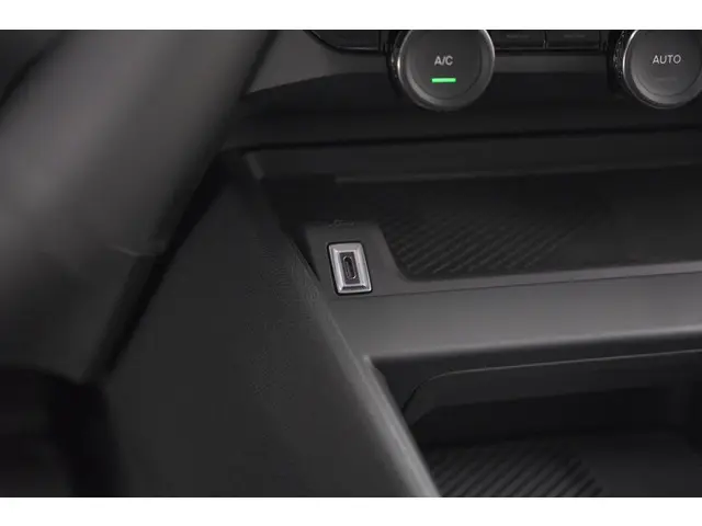 Citroën C4 Hybrid 136 e-DCS6 Max 2025 Hybride Benzine 46