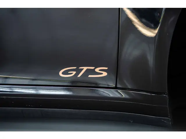 Porsche 911 Carrera GTS Cabrio 2022 Benzine 13