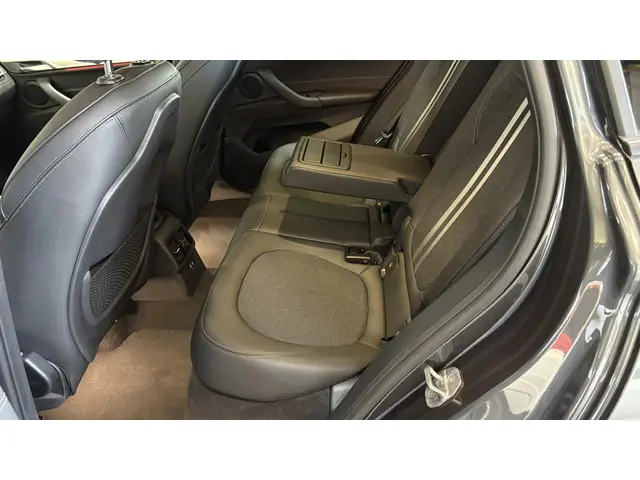 BMW X1 xDrive25e 2021 Hybride Benzine 23