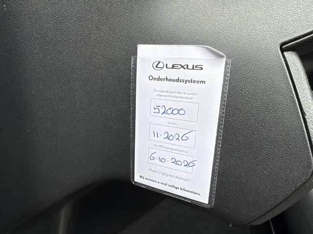 Lexus UX 250h 2022 Hybride Benzine 27