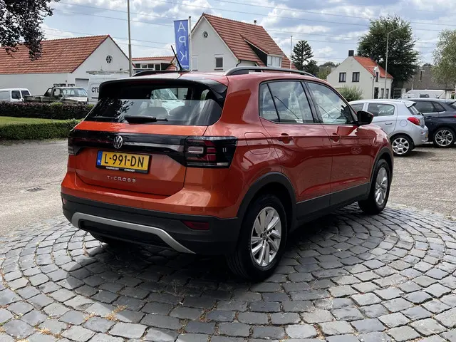 Volkswagen T-Cross 1.0 TSI Life 2021 Benzine 4