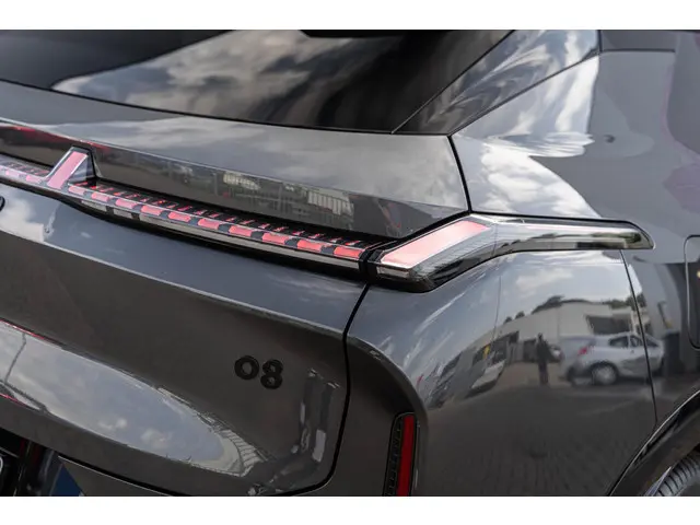 Lynk & Co 08 1.5 More 2025 Hybride Benzine 24