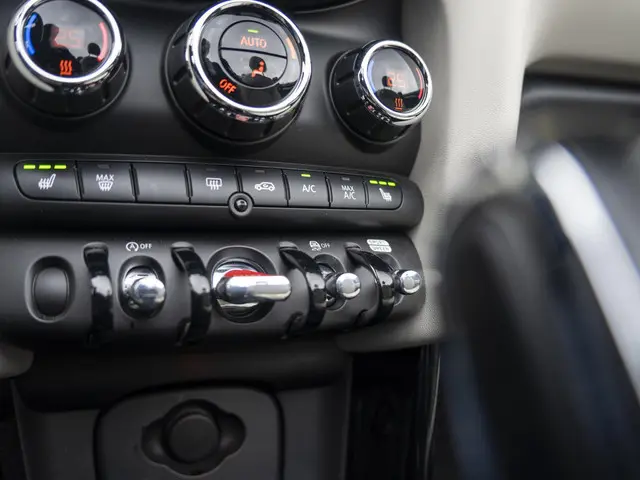 MINI Cooper Cabrio Aut. 2023 Benzine 16