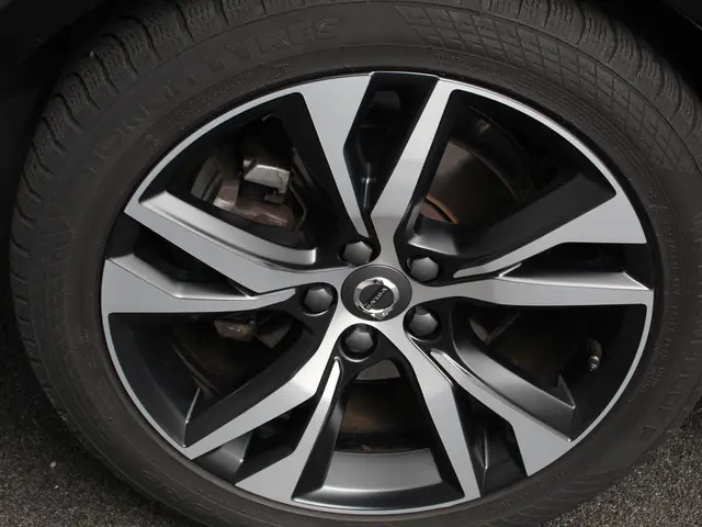 Volvo V60 2.0 B4 R-Design 2022 Benzine 26