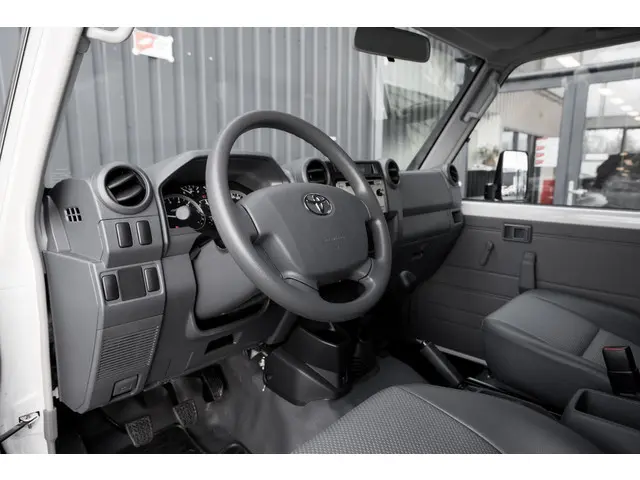 Toyota Land Cruiser 4.0 V6 Tembo Camper 2022 Benzine 29