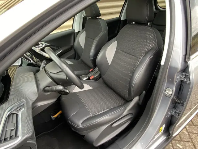 Peugeot 2008 1.2 PureTech Allure 2016 Benzine 8