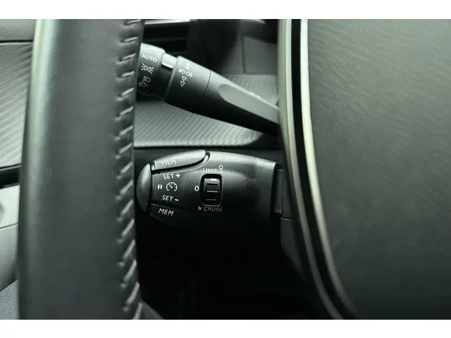 Peugeot e-2008 EV Allure Pack 50 kWh 2021 Elektrisch 19