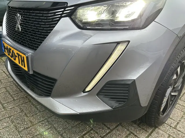 Peugeot 2008 1.2 Turbo 130 PK Allure Pack 2022 Benzine 38