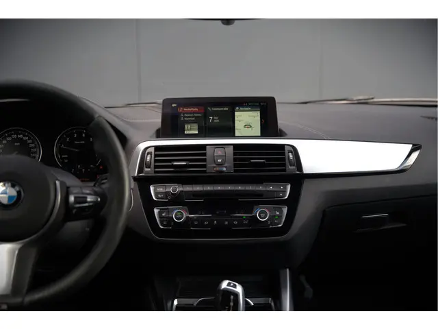 BMW 1 Serie 118i High Executive M Sport 2017 Benzine 41