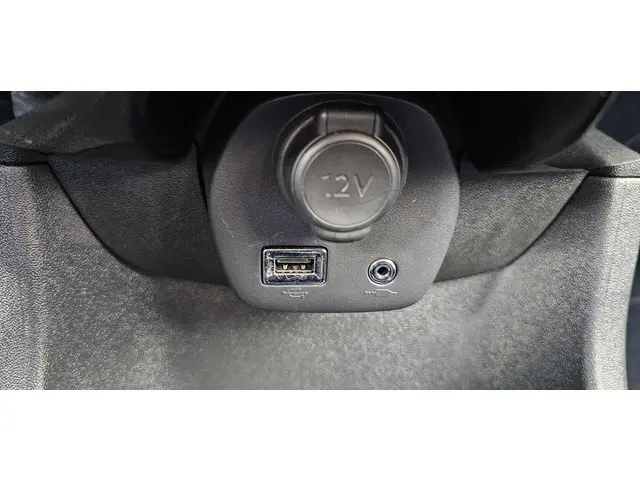 Peugeot 108 1.0 e-VTi Allure 2021 Benzine 24