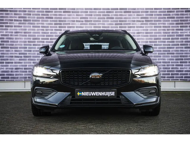 Volvo V60 2.0 B3 Essential Edition 2023 Benzine 9