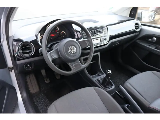 Volkswagen up! 1.0 move up! 2012 Benzine 2