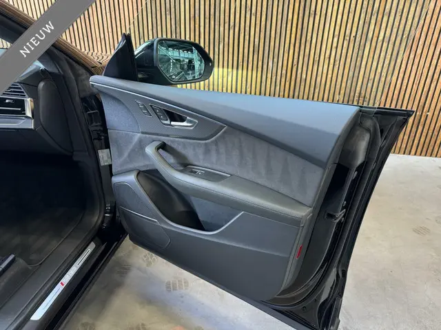 Audi RSQ8 4.0 TFSI RS Q8 quattro 2022 Benzine 42