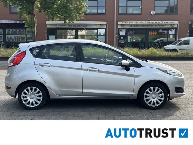 Ford Fiesta 1.0 Style,airco, km nap,navigatie 2015 Benzine 9