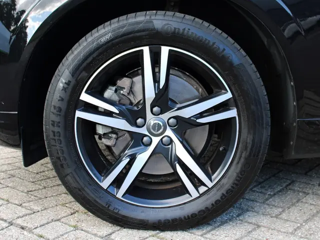 Volvo XC60 2.0 T5 R-Design 2019 Benzine 6
