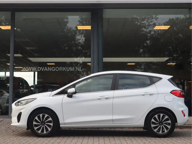 Ford Fiesta 1.0 EcoBoost Hybrid 2022 Hybride Benzine 6