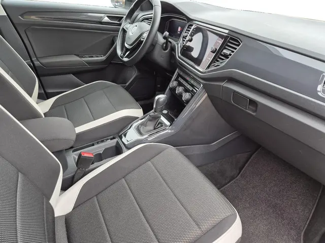 Volkswagen T-Roc 1.5 TSI Sport | automaat 2020 Benzine 18
