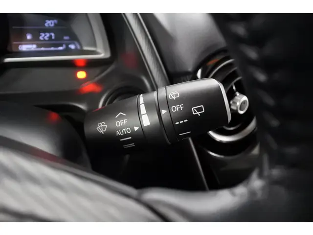 Mazda 2 1.5 90pk Nakama 2016 Benzine 18