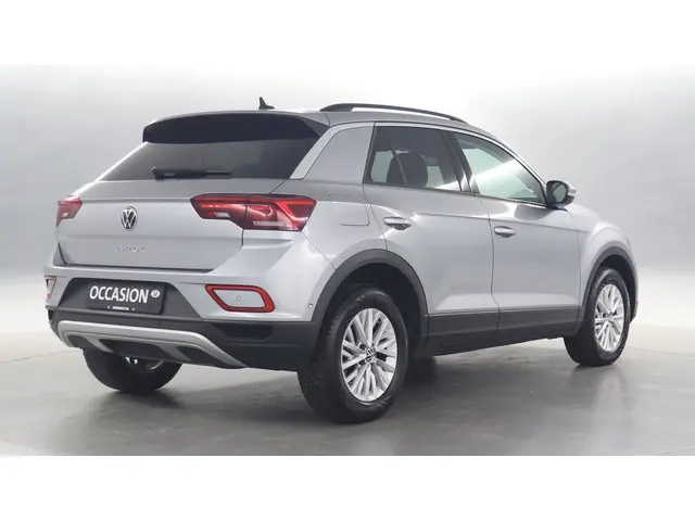 Volkswagen T-Roc 1.5 TSI 150pk Life DSG 2023 Benzine 2