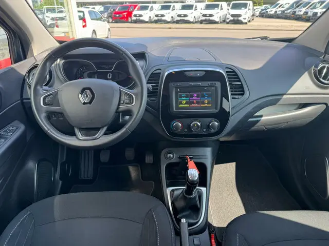 Renault Captur 0.9 TCe Limited 2019 Benzine 35
