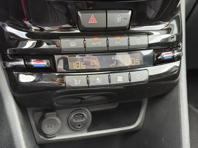 Peugeot 2008 1.2 PureTech Allure 2018 Benzine 18