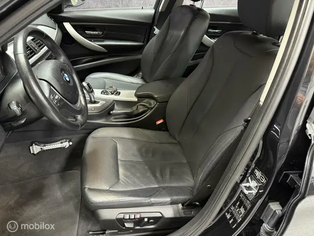 BMW 3 Serie 320i Upgrade Edition 2012 Benzine 15