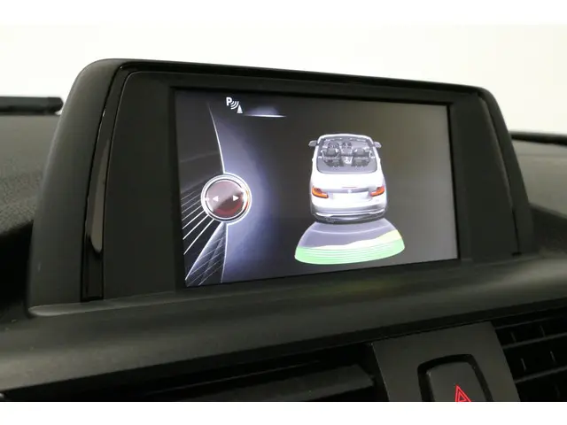BMW 2 Serie Cabrio 218i Essential 2015 Benzine 12
